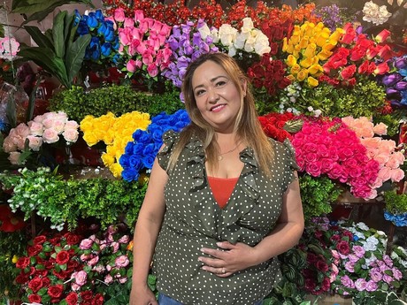 Tradición: Más de 22 años de venta de flores artificiales