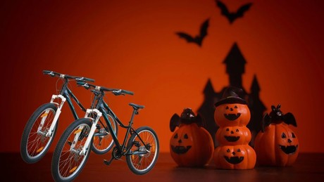 Halloween: ¡Descubre leyendas regias y mitos escalofriantes en un paseo en bici!