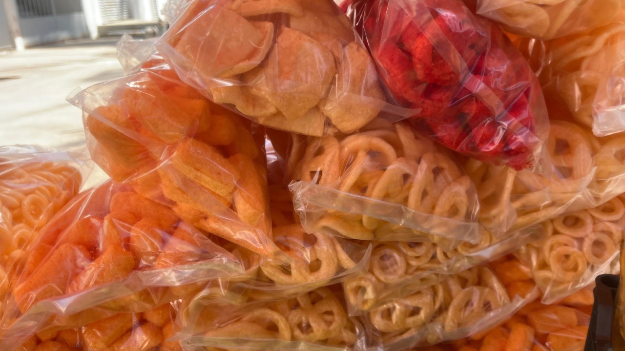 Comida chatarra ya no será permitida dentro y al exterior de escuelas. Foto: Isaura Retana.