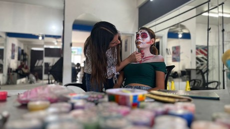 El espectacular maquillaje de Día de Muertos que crea una duranguense