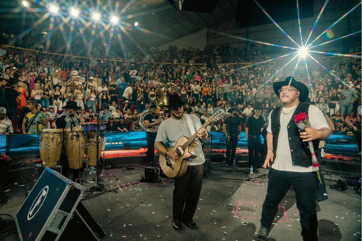 Grupo Frontera durante una presentación en Gómez Palacio. Foto: Grupo Frontera