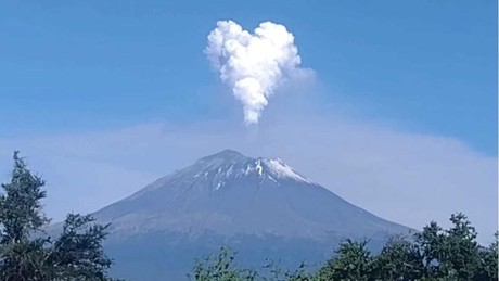 El Popo se enamora: Fumarola en forma de corazón sorprende a Puebla