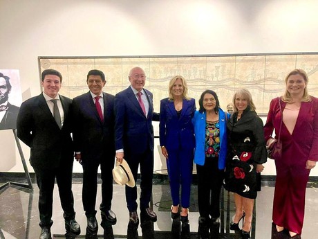 Samuel García recibe a Jill Biden, previo a ceremonia de Claudia Sheinbaum