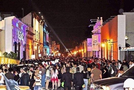 Justo en la nostalgia: así se vivía Halloween en el Barrio Antiguo