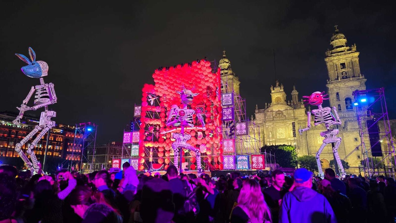 Ofrenda Monumental en el Zócalo de la CDMX.    Foto: Mario Flores