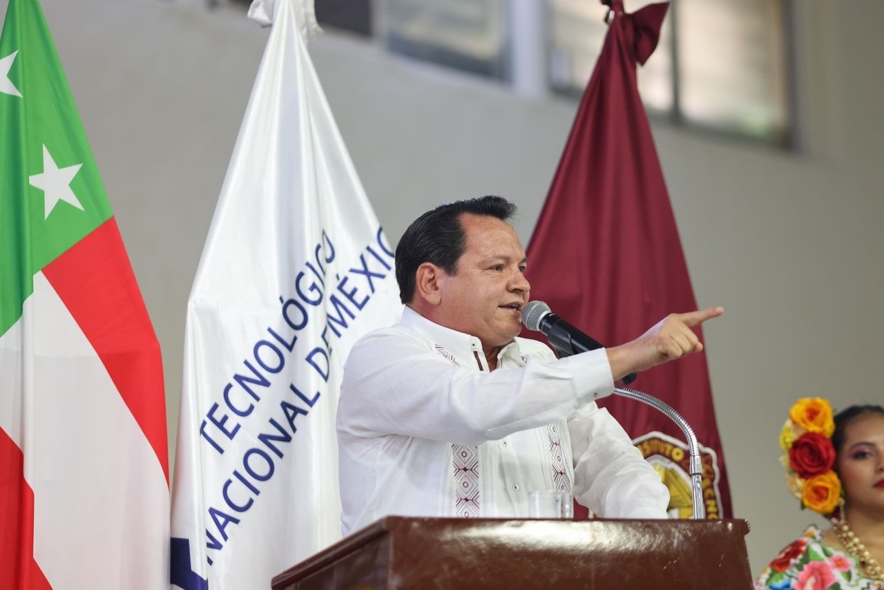 Díaz Mena fue testigo de honor de la firma del convenio signado TecNM y la empresa Tren Maya Foto: Cortesía