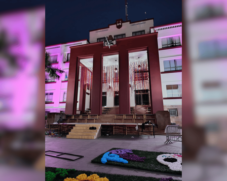 Altar de muertos monumental ¿Cómo llevar la fotografía de un ser querido?