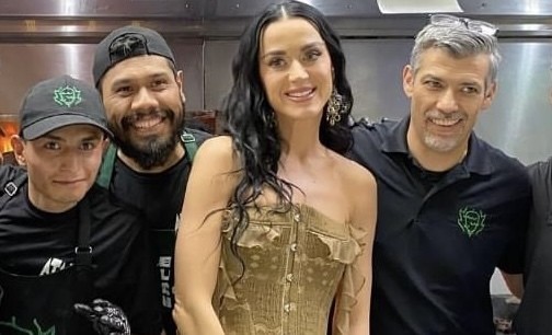 Katy Perry; ¿cuánto es el costo de los tacos que degusto en CDMX? esto se sabe Foto: Redes Sociales