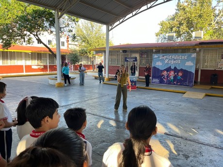 Niños de primaria en Monterrey viven experiencia de ser diputados por un día