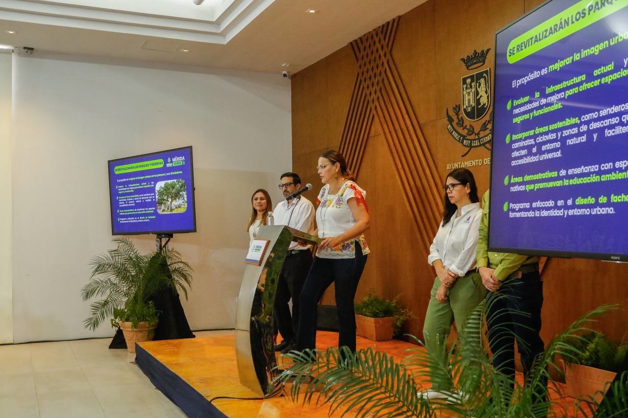 En rueda de prensa, la Alcaldesa Cecilia Patrón Laviada presentó las estrategias para mejorar el medio ambiente de la capital yucateca.- Foto del Ayuntamiento de Mérida