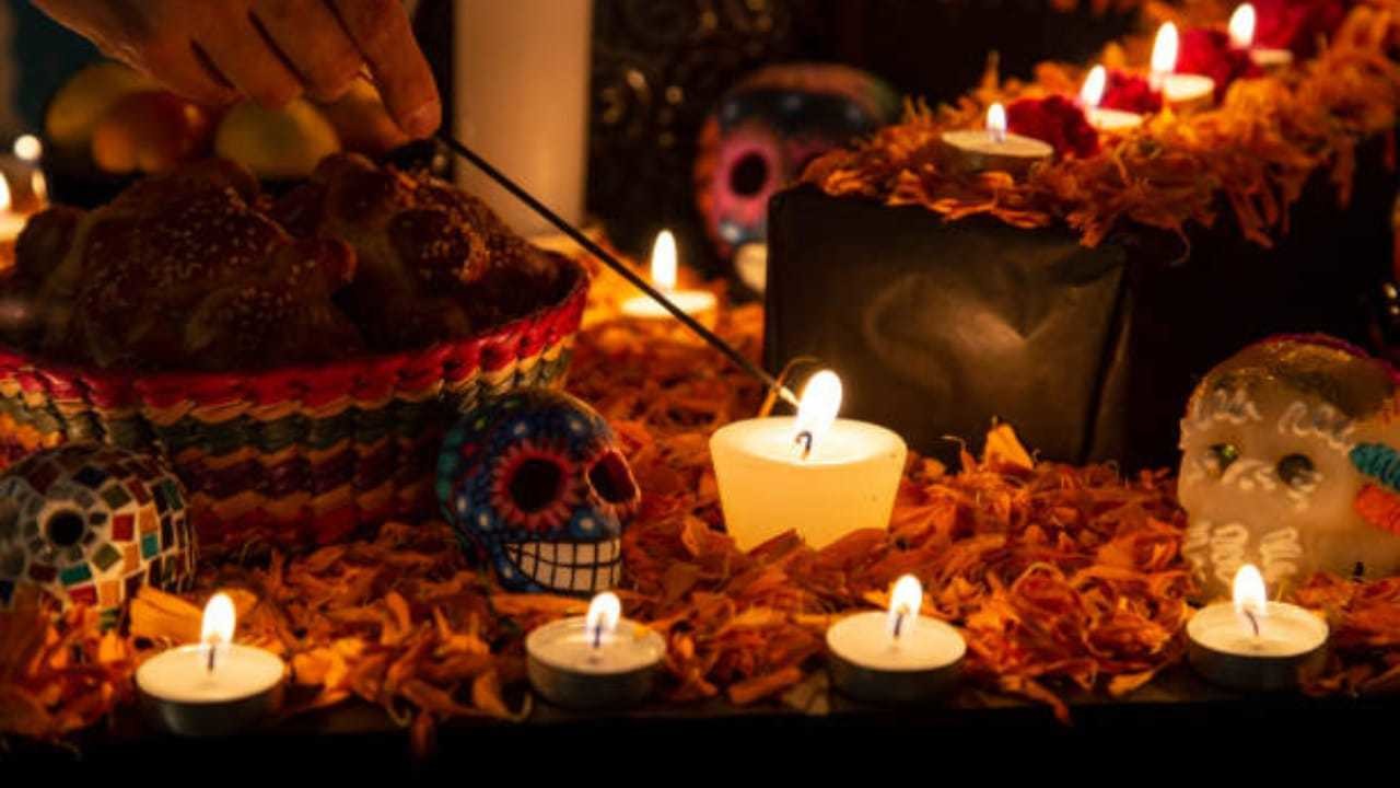 El Día de Muertos llega a su fin, las almas parten y las festividades terminan. Foto: iStock