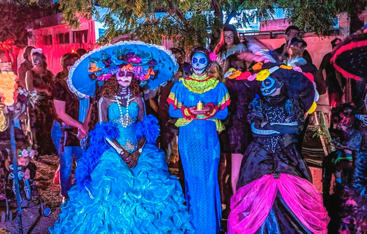 Marcha de las Catrinas en La Paz en años anteriores. Fotos: Organizadores de La Marcha de las Catrinas.