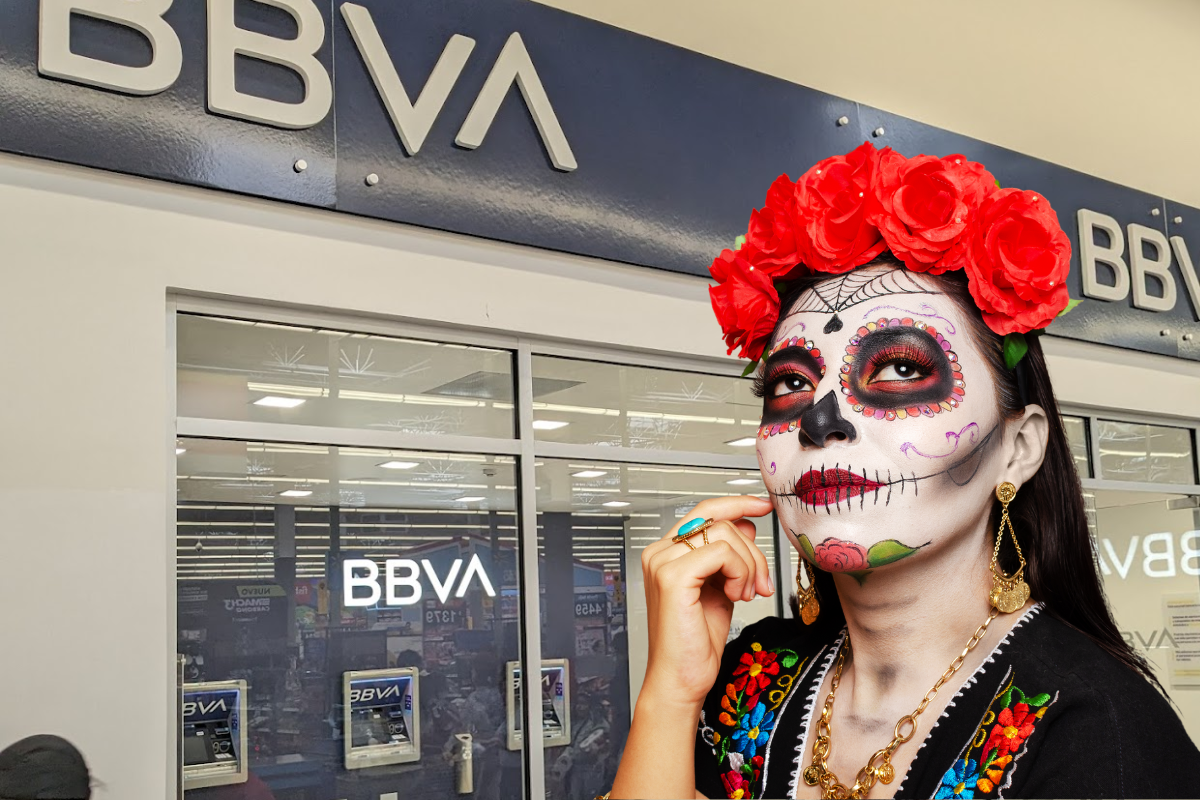 De fondo Banco, persona maquillada de catrina. Foto: Google Maps/Canva