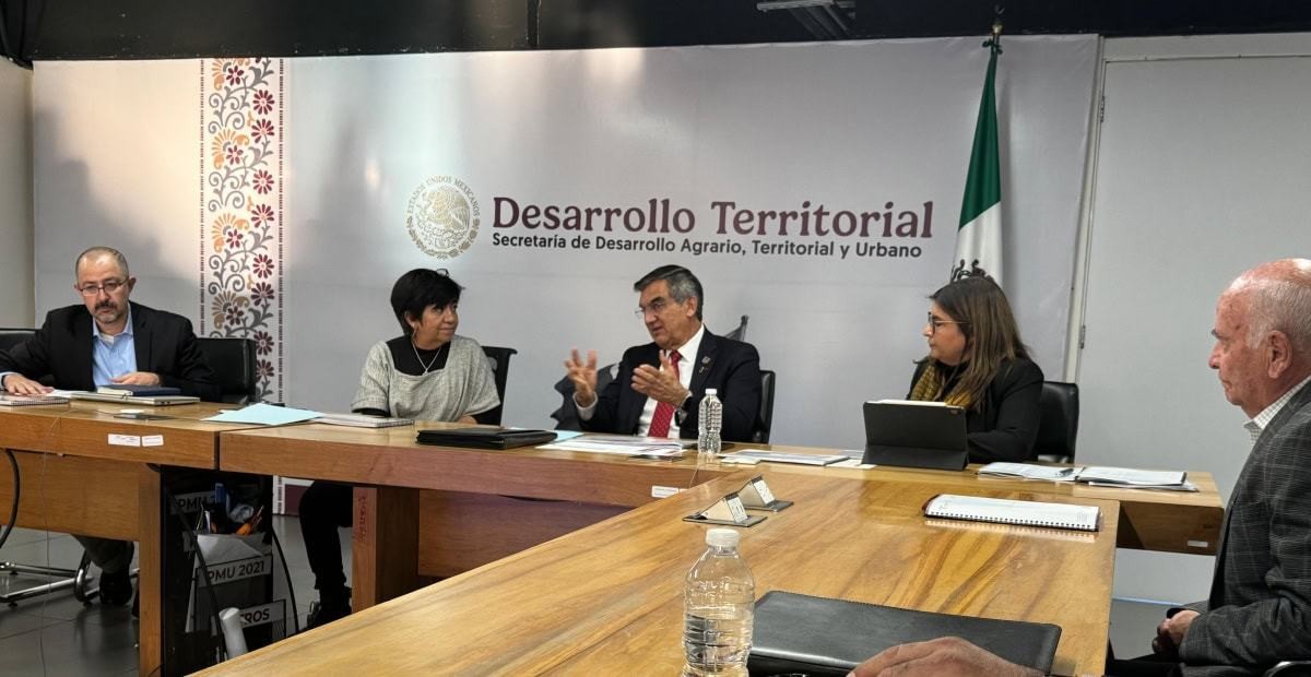 El encuentro tuvo como objetivo principal fortalecer el programa de regularización de la tenencia de la tierra y consolidar proyectos de vivienda en el estado a través de la Comisión Nacional de Vivienda (CONAVI). Foto: SEDATU