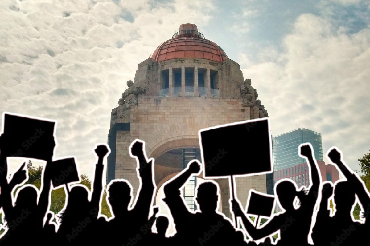 Ilustración de manifestantes frente al Monumento a la Revolución.    Foto: Jools-Black y Freepik, editada en Canva.