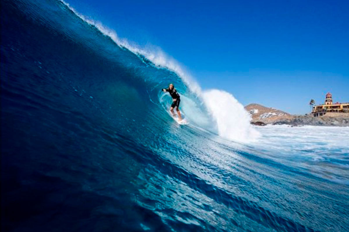 Surf en Cerritos. Fotos: Dalton Johnson / Archivos.