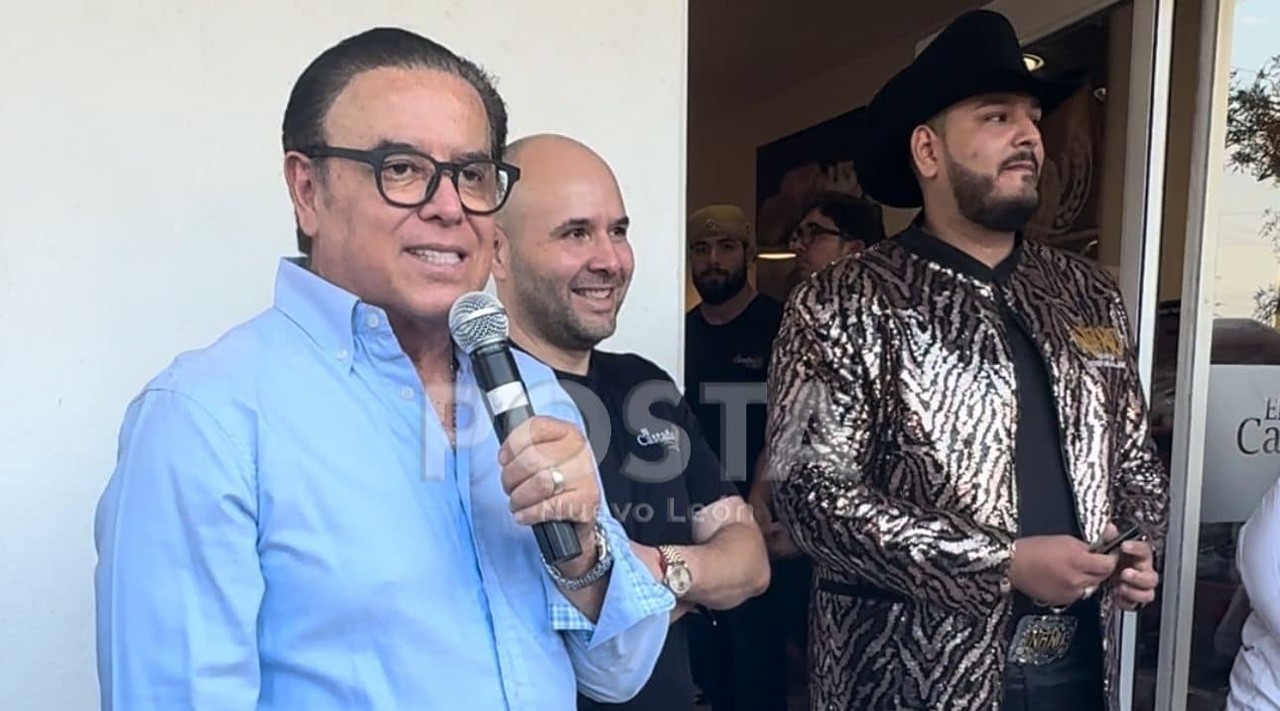 Mario Bezares estuvo en la inauguración de la nueva sucursal de una conocida panadería. Foto: Mauricio Morales