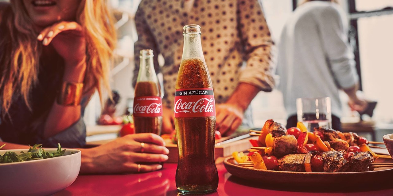 Aunque la fórmula es la misma el sabor de la Coca Cola es diferente dependiendo del país. Foto: Coca Cola.