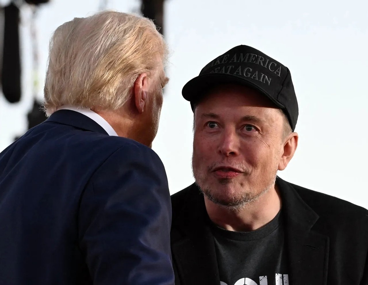 Elon Musk y Donald Trump en un evento en el sur de Estados Unidos. Foto: BBC.