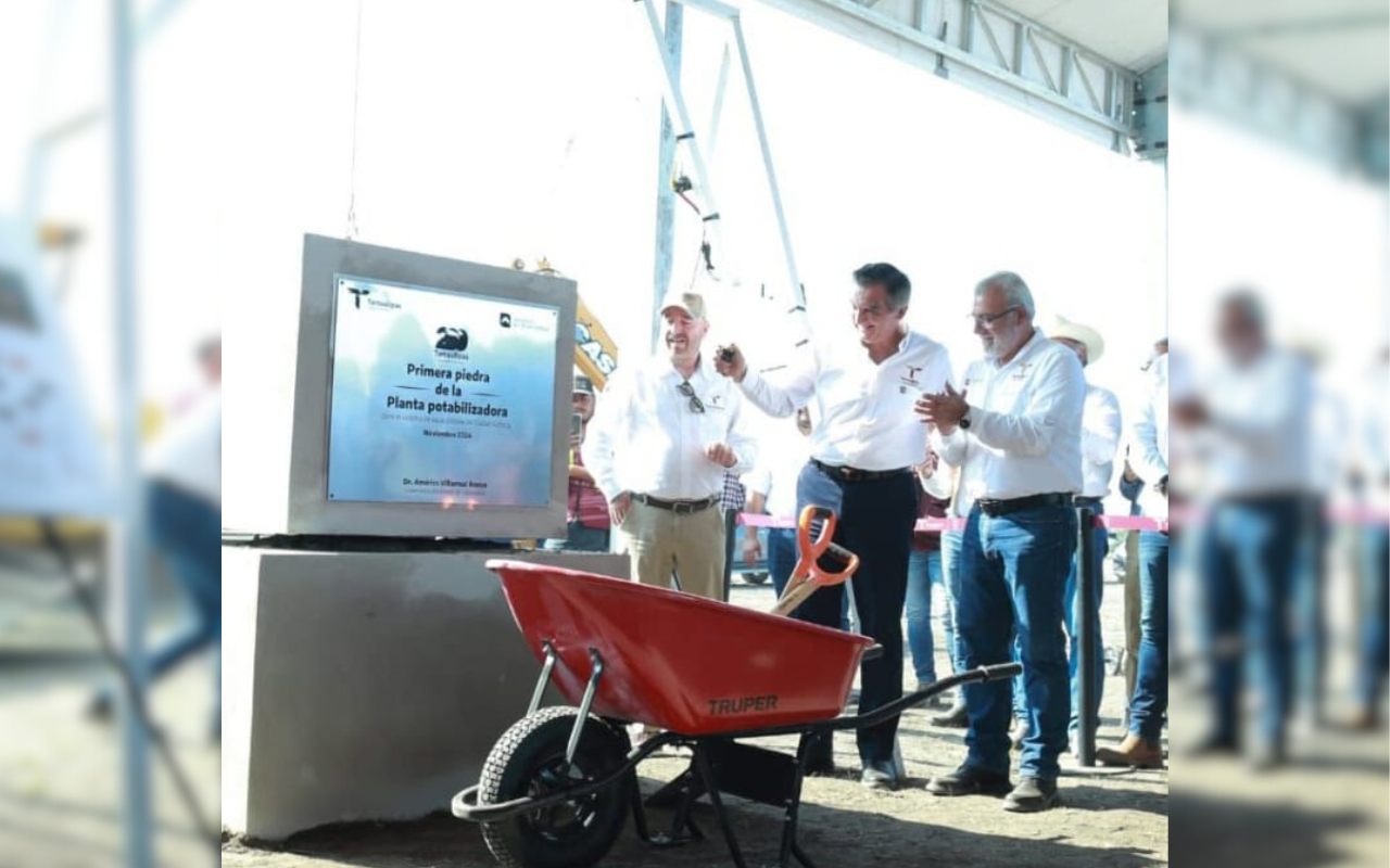 El gobernador del Estado Américo Villarreal, puso la primera de la obra. Foto: Perla Herrera