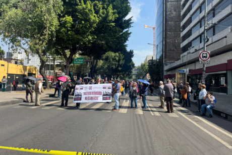 Trabajadores de base del Gobierno de la CDMX protestan por ajuste salarial