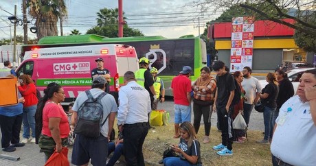 Chocan camiones urbanos en Guadalupe, hay 31 personas heridas