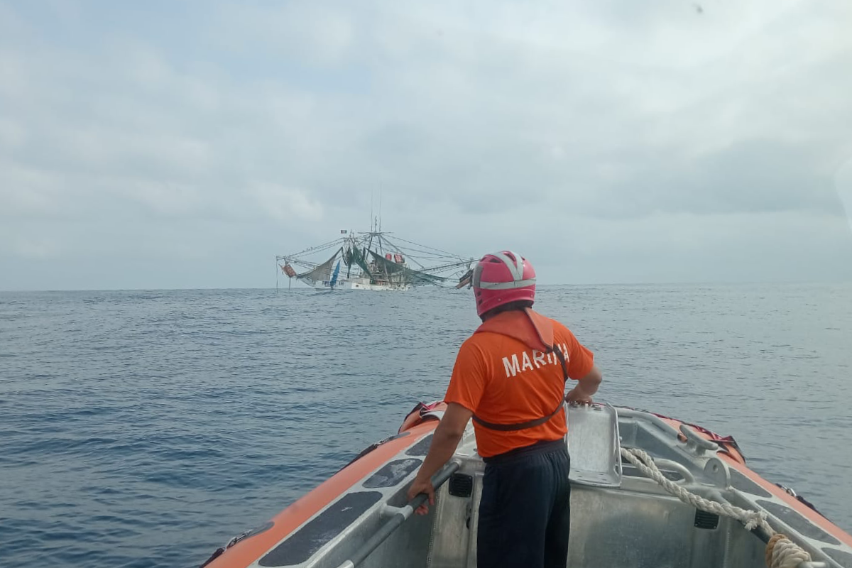 Personal de la Secretaría de Marina continúa con las labores de búsqueda en el Golfo de México en zonas frecuentadas por barcos pesqueros. Foto: SEMAR