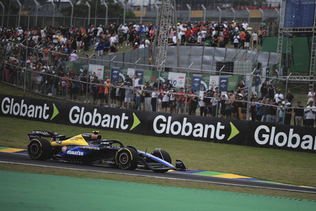 Argentinos apoyan a Franco Colapinto en el GP de Brasil