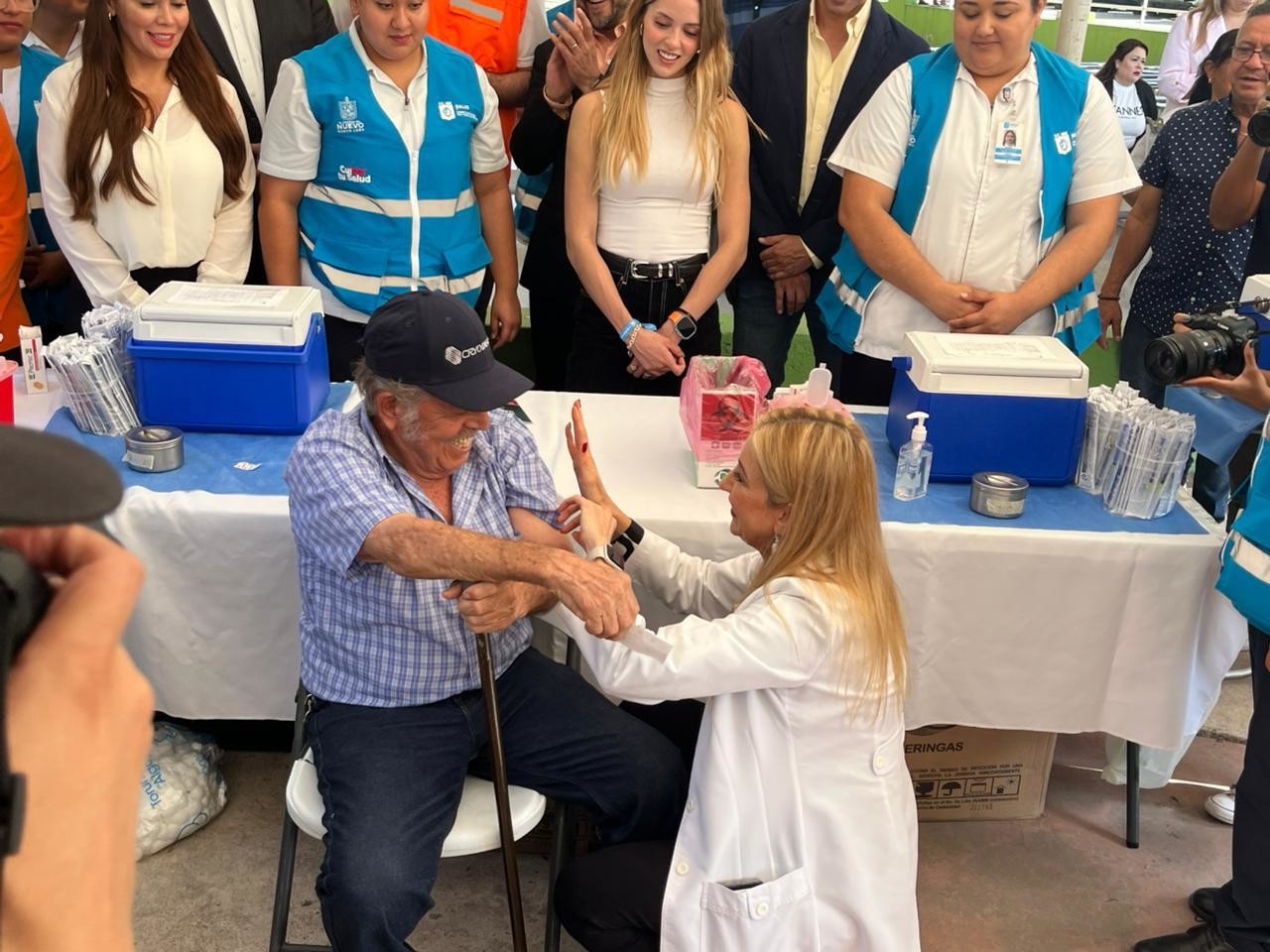 La Secretaria de Salud, Alma Rosa Marroquín, dio inicio a la Macrobrigada de Vacunación y Servicios de Salud. Foto: Brenda Reza.