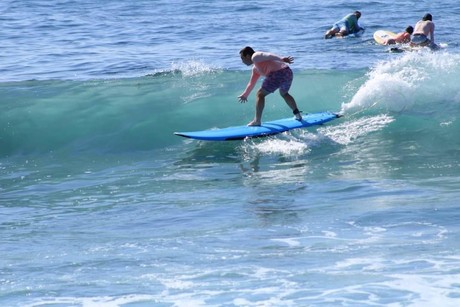 Surf en Los Cabos: las mejores playas para practicarlo