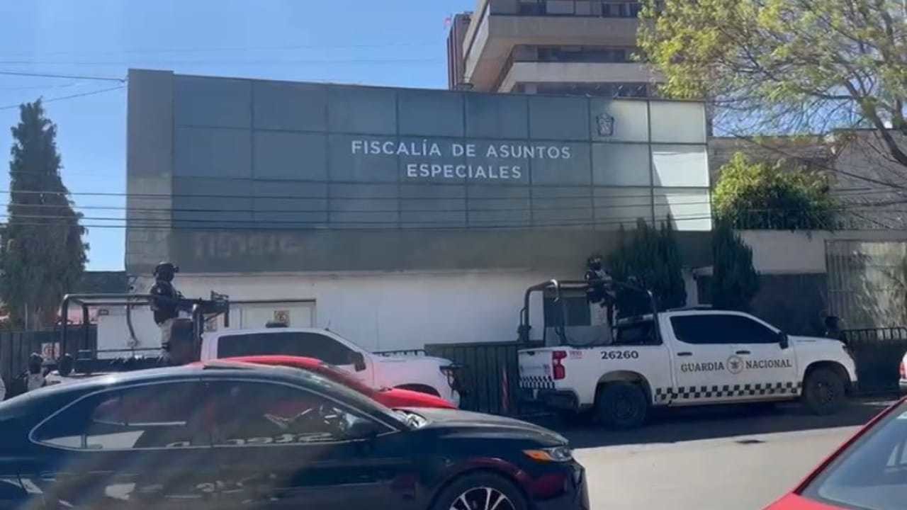 Jefe policiaco de Texcaltitlán se quita la vida antes de ser detenido en operativo. Foto: @EstaCarajo