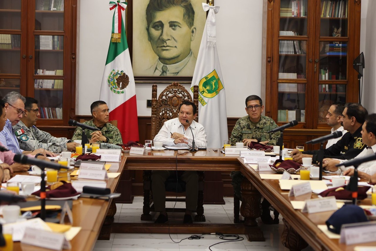 El Gobernador de Yucatán, Joaquín Díaz Mena, se reunió con los tres órdenes de gobierno para hablar sobre la seguridad del estado.- Foto del Gobierno del Estado