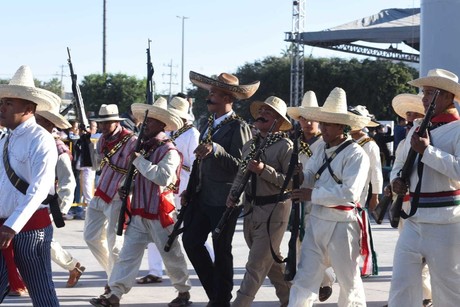 Desfile de la Revolución Mexicana en Torreón: Participan más de 20 mil personas