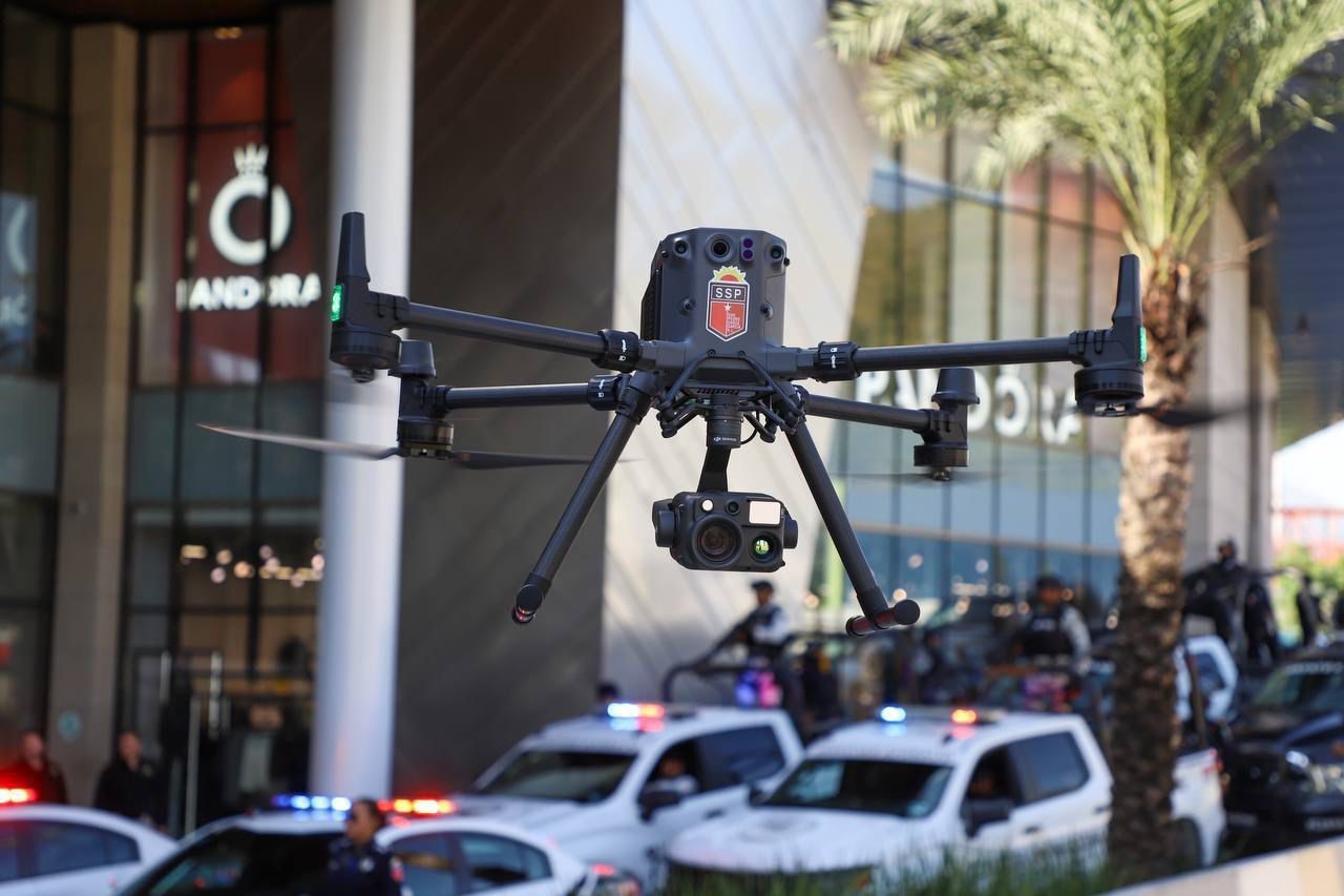 El operativo, que inició en la plaza Fashion Drive, contará con 350 elementos de seguridad que patrullarán plazas y áreas comerciales. Foto: Gobierno de San Pedro.