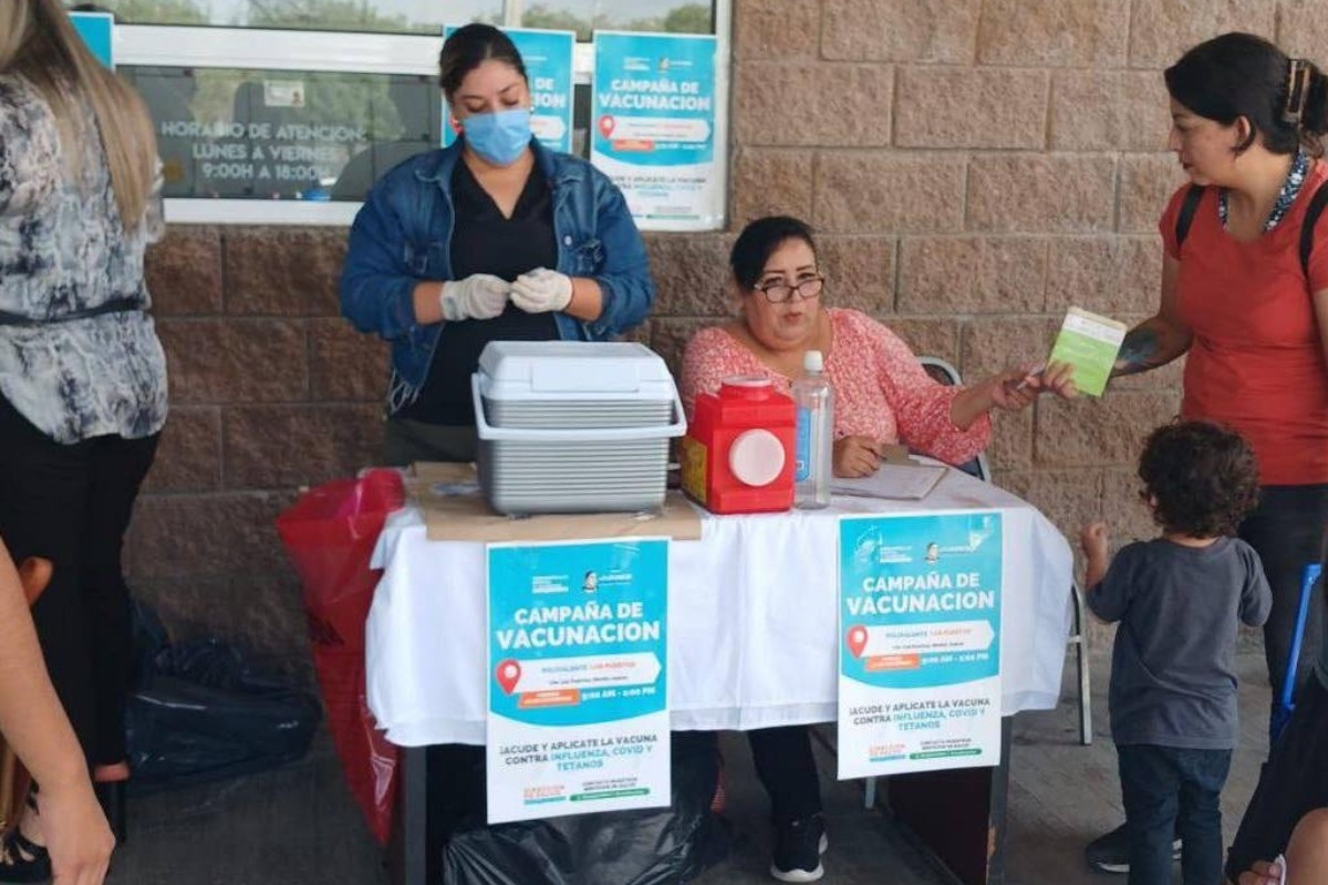 Campaña de vacunación en Juárez. Foto: Facebook Félix Arratia