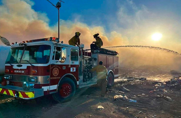 Bomberos sofocan incendio en Palo Escopeta. Fotos: Bomberos de San José del Cabo.