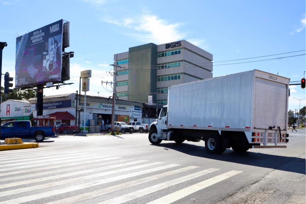 Los nuevos ajustes viales forman parte de la rehabilitación y modernización del bulevar Venustiano Carranza/ Foto: Gobierno Municipal