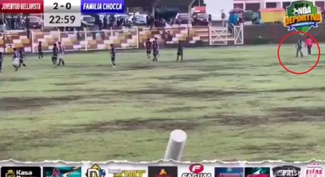 Impacto de rayo dejó a joven sin vida durante partido de futbol en Perú (Video)