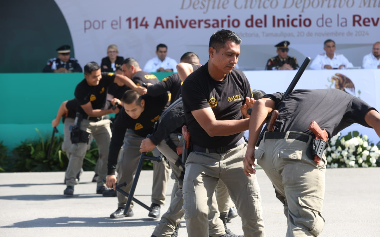 El contingente de la USJT mostraron parte de técnicas y tácticas en el desfile del 114 Aniversario de la Revolución Mexicana. Foto: USJT