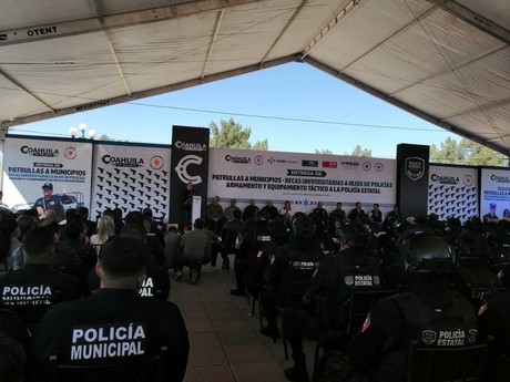 Se fortalece la seguridad en Coahuila con entrega de patrullas y armamento