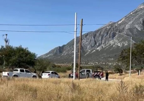 >Vecinos de García hallan cuerpo atado de pies y manos en una bolsa de basura