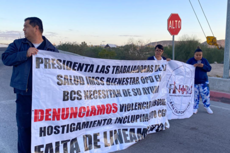 Trabajadores de IMSS Bienestar protestan por falta de pagos y derechos laborales