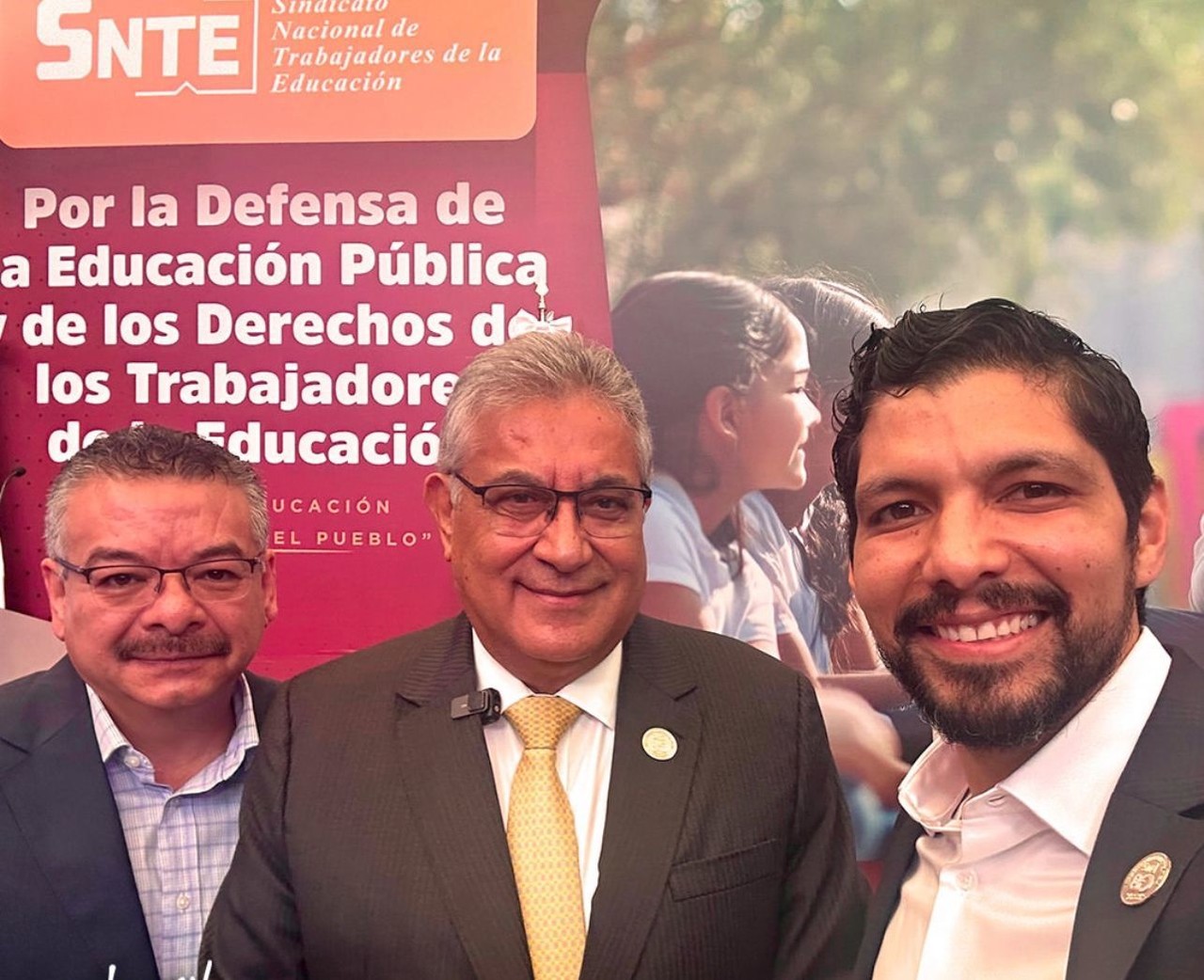 Los líderes magisteriales, destacaron el compromiso del Secretario de Educación, Mario Delgado. Foto: Armando Galicia.