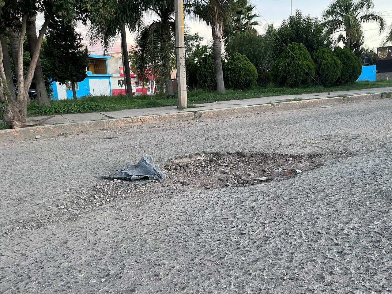 Para reportar baches está el 072. Foto: Alejandro Ávila.