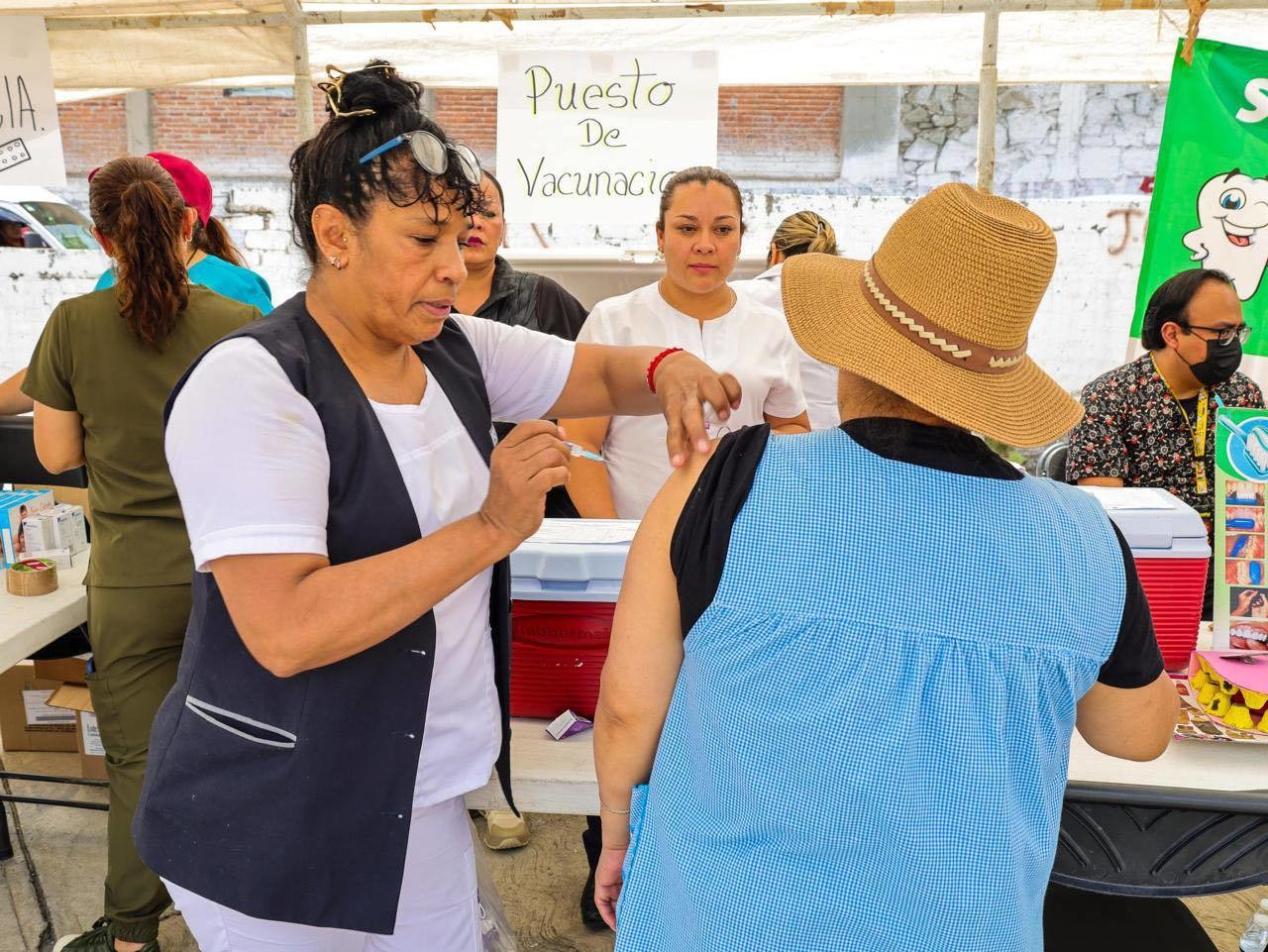 La vacuna contra covid 19, influenza y neumococo se aplicará hasta el mes de marzo de 2025. Foto: Secreataría de Salud de Edomex