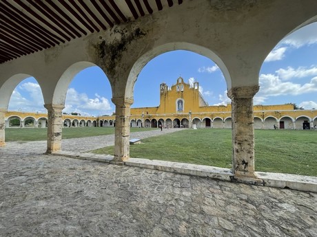 Turismo en Yucatán: ¿qué hacer y dónde comer durante tu visita a Izamal?