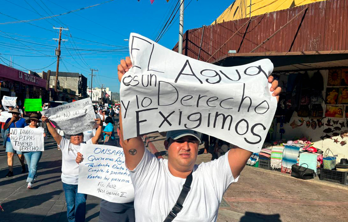 Manifestación en Cabo San Lucas por desabasto de agua. Fotos: Irving Thomas.