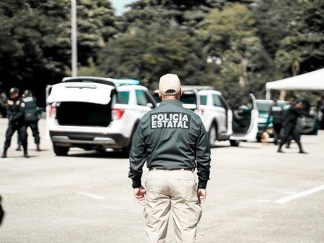 >¿Cuándo un policía puede disparar su arma? Estro dice la Ley en México