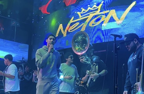 Neton Vega; deleita a sus fanáticos con sus corridos tumbados en Monterrey