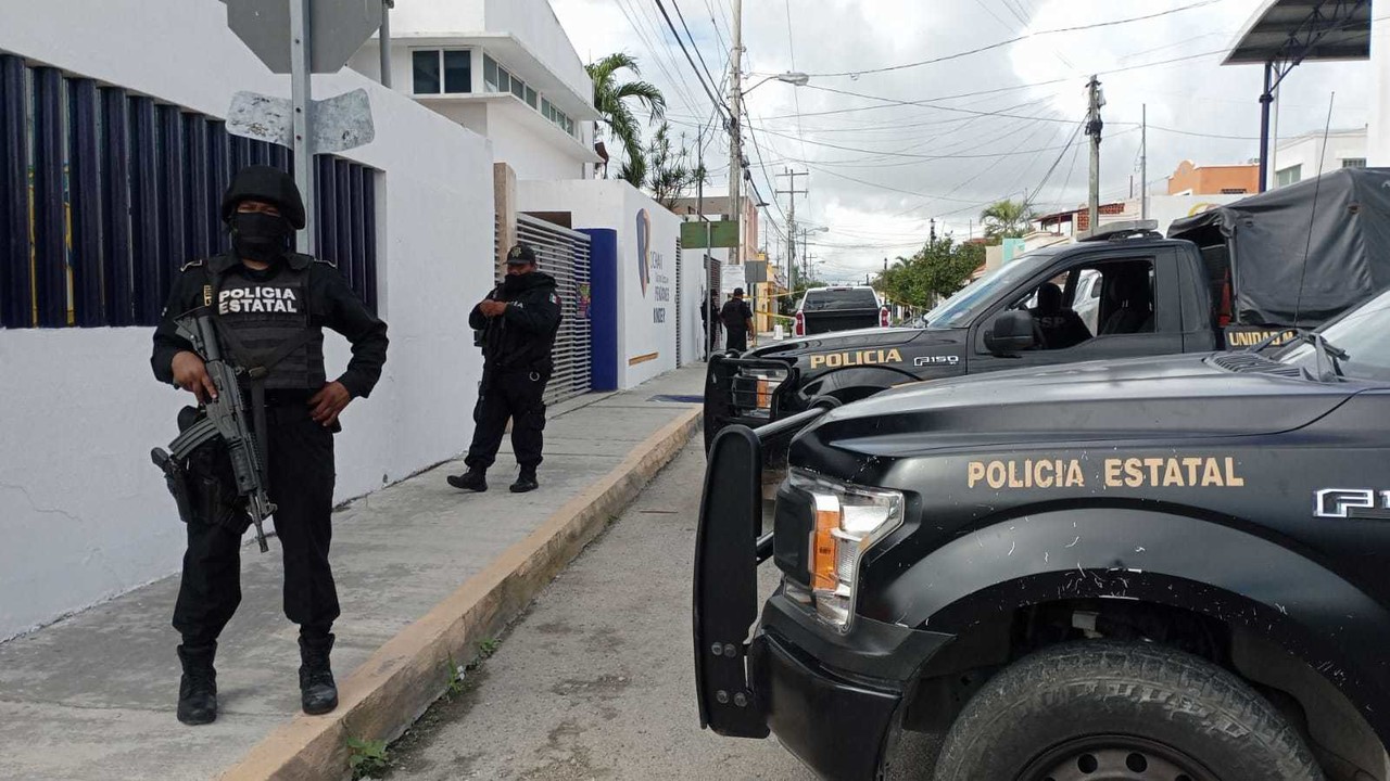 Agentes de diversas corporaciones de seguridad se movilizaron hacia el fraccionamiento Pensiones para realizar un operativo antidrogas:- Foto de Expresión Yucatán